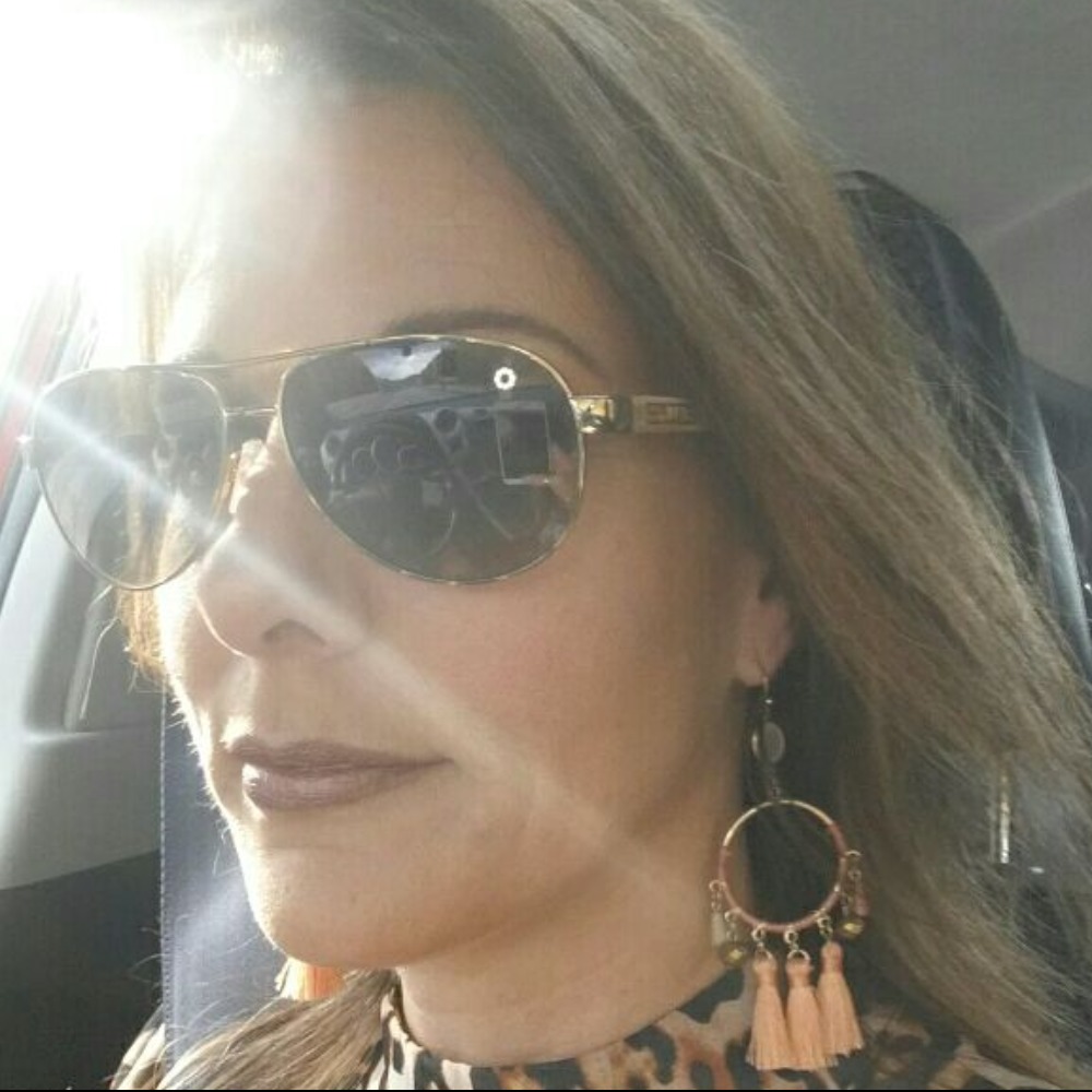 Meet your Posher, Jo-elle